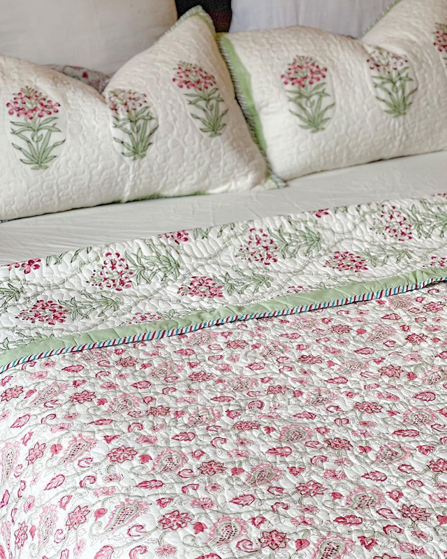 Bedcover With 2 Pillow Covers