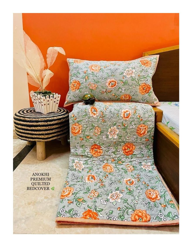 Quilted Bedcover With 2 Pillow Covers 