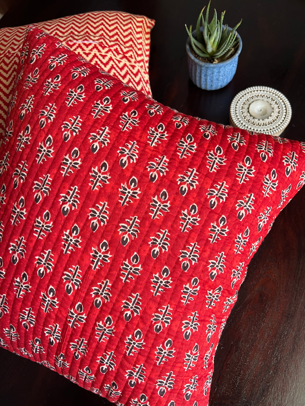 KANAK - SINGLE PIECE QUILTED 16 BY 16 INCHES CUSHION
  
  